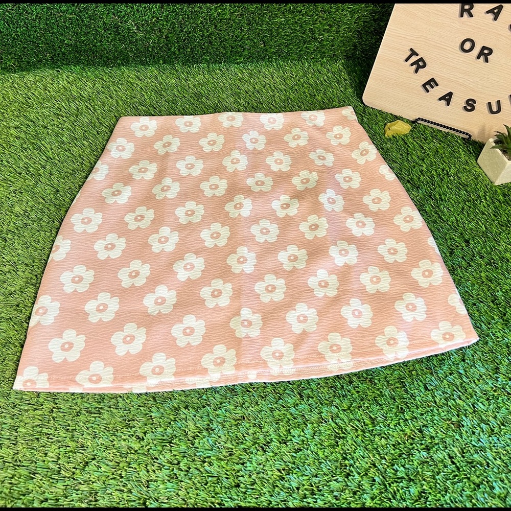 👚Cute Pink skirt